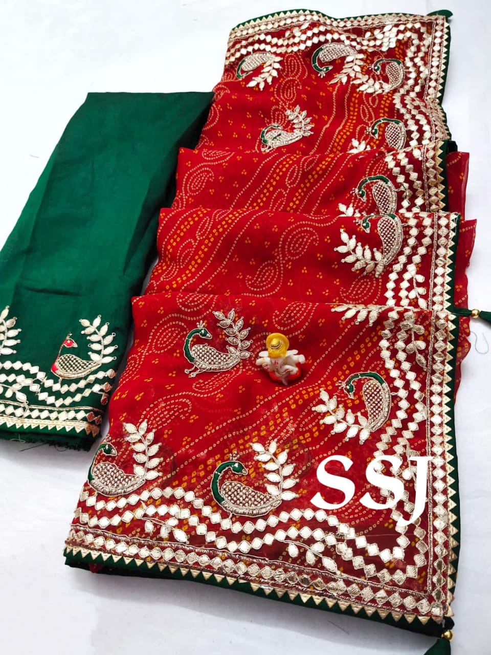 Beautiful chunri print Saree | Simple sarees, Saree, Saree collection