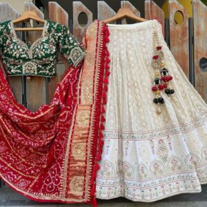 Lehenga Choli : Red georgette heavy embroidered designer